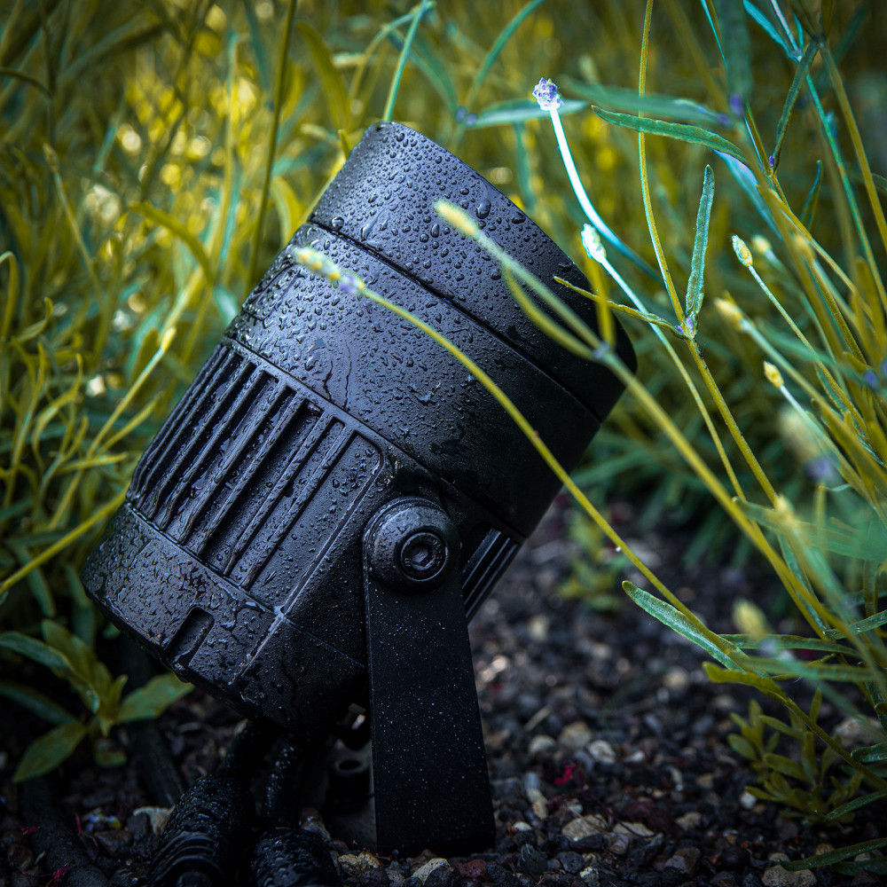 Cameo Q-SPOT 40i Kompakter Outdoor-Spot mit 40W RGBA-LED