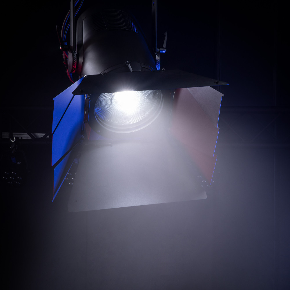 Cameo F4 D Professionelles Fresnel-Spotlight mit Daylight-LED