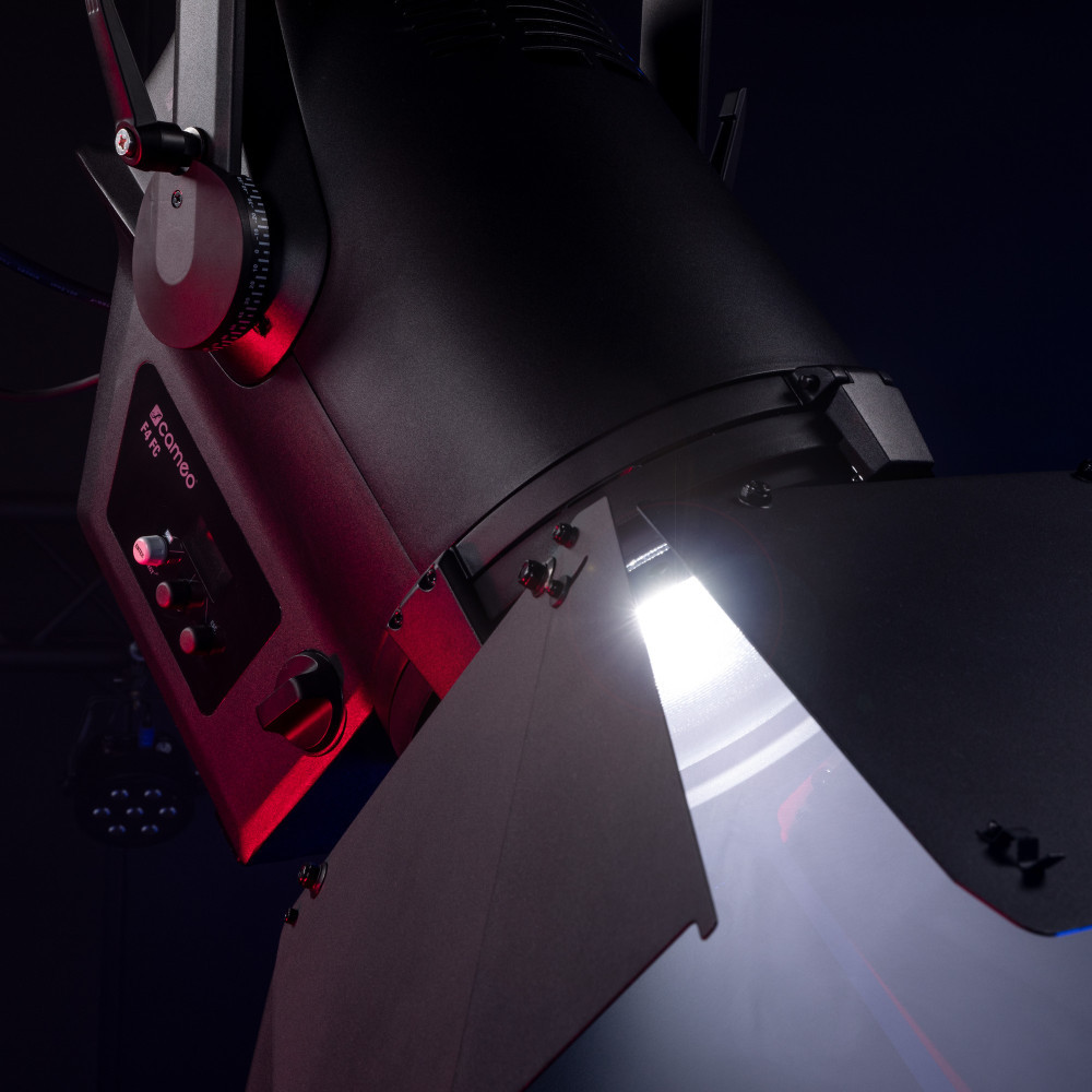 Cameo F4 D Professionelles Fresnel-Spotlight mit Daylight-LED