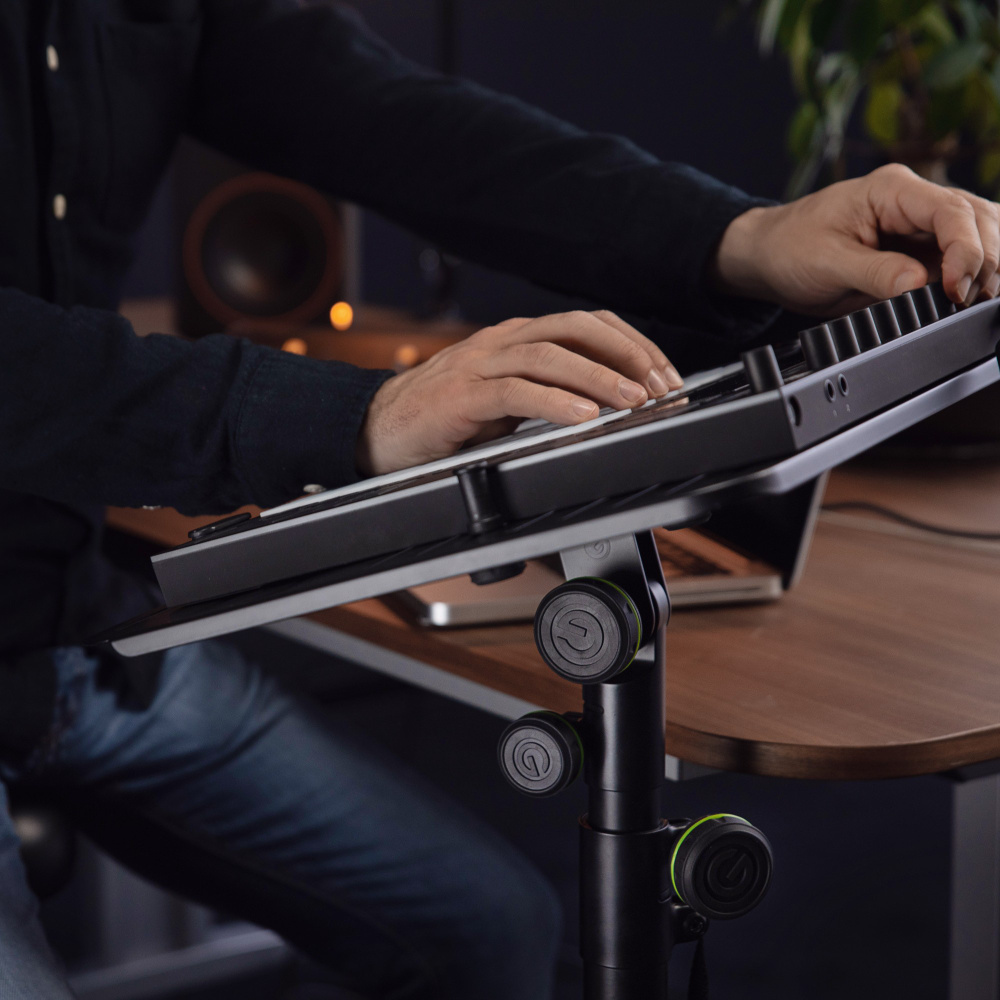 Gravity LTS TRAY 1 Laptop-Ablage mit Verstellbaren Haltepins