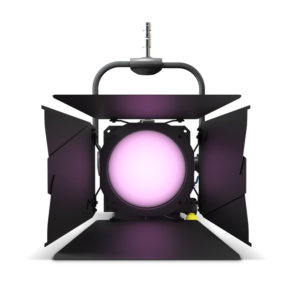 Cameo F4 FC PO IP Stangenbedienbares Outdoor-Fresnel-Spotlight mit RGBW-LED