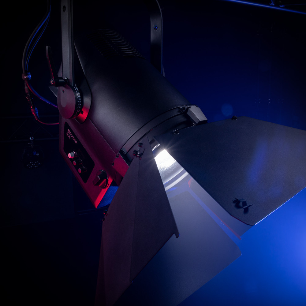 Cameo F4 D Professionelles Fresnel-Spotlight mit Daylight-LED
