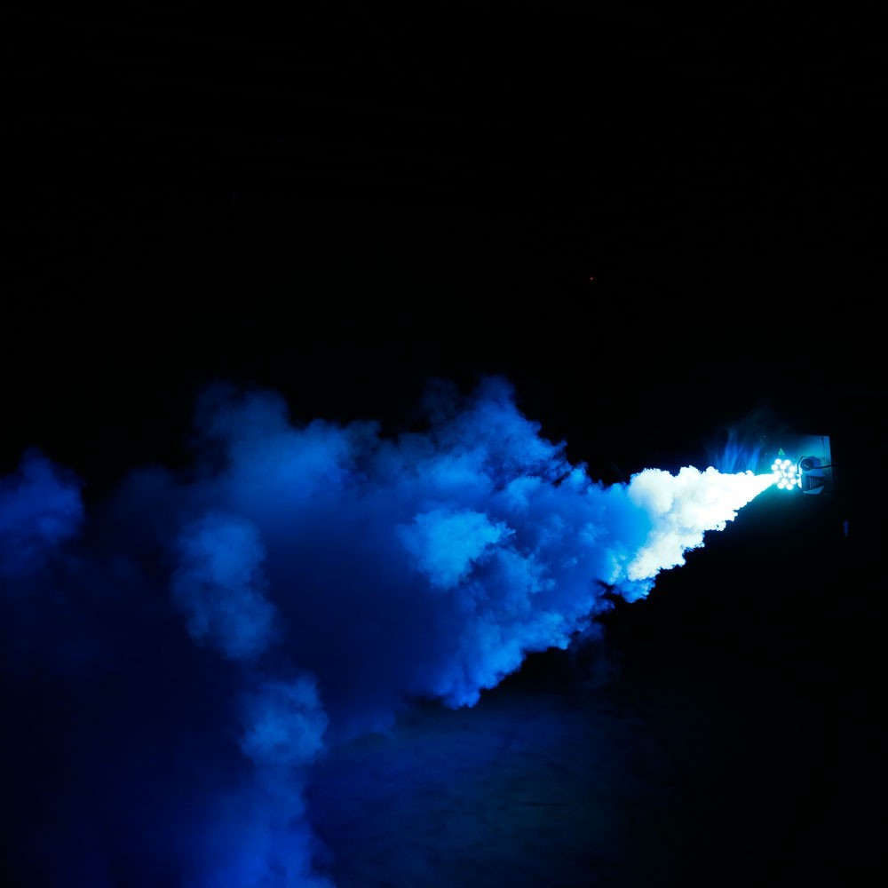 Cameo STEAM WIZARD 2000 Nebelmaschine mit RGBA-LEDs